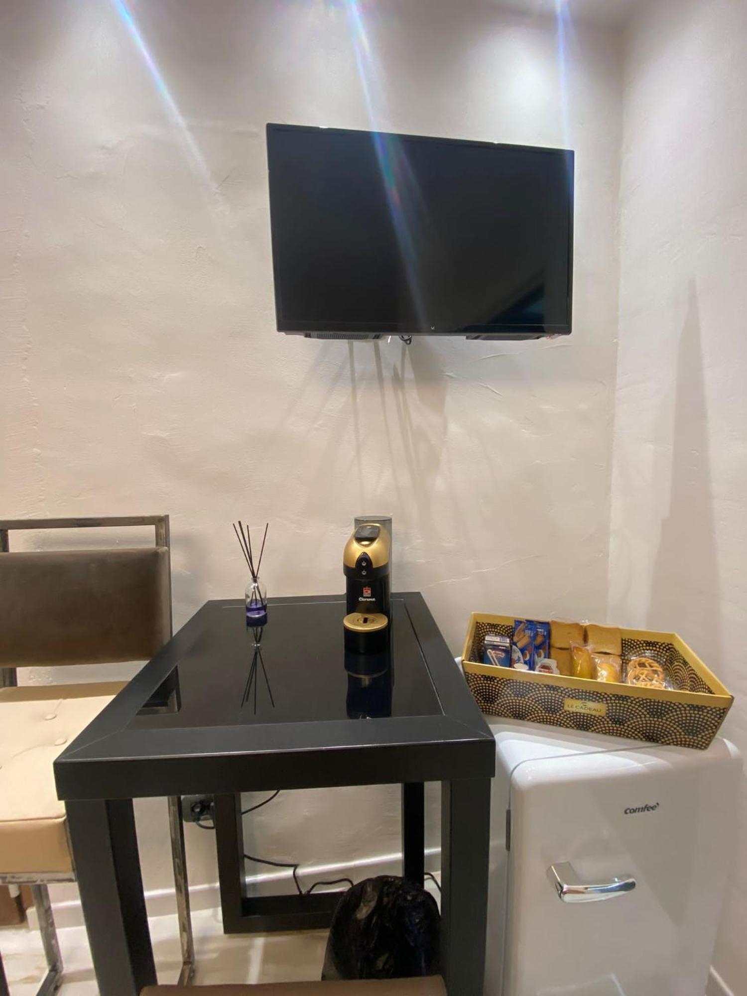 Mada'S Apartment Deluxe Барі Екстер'єр фото