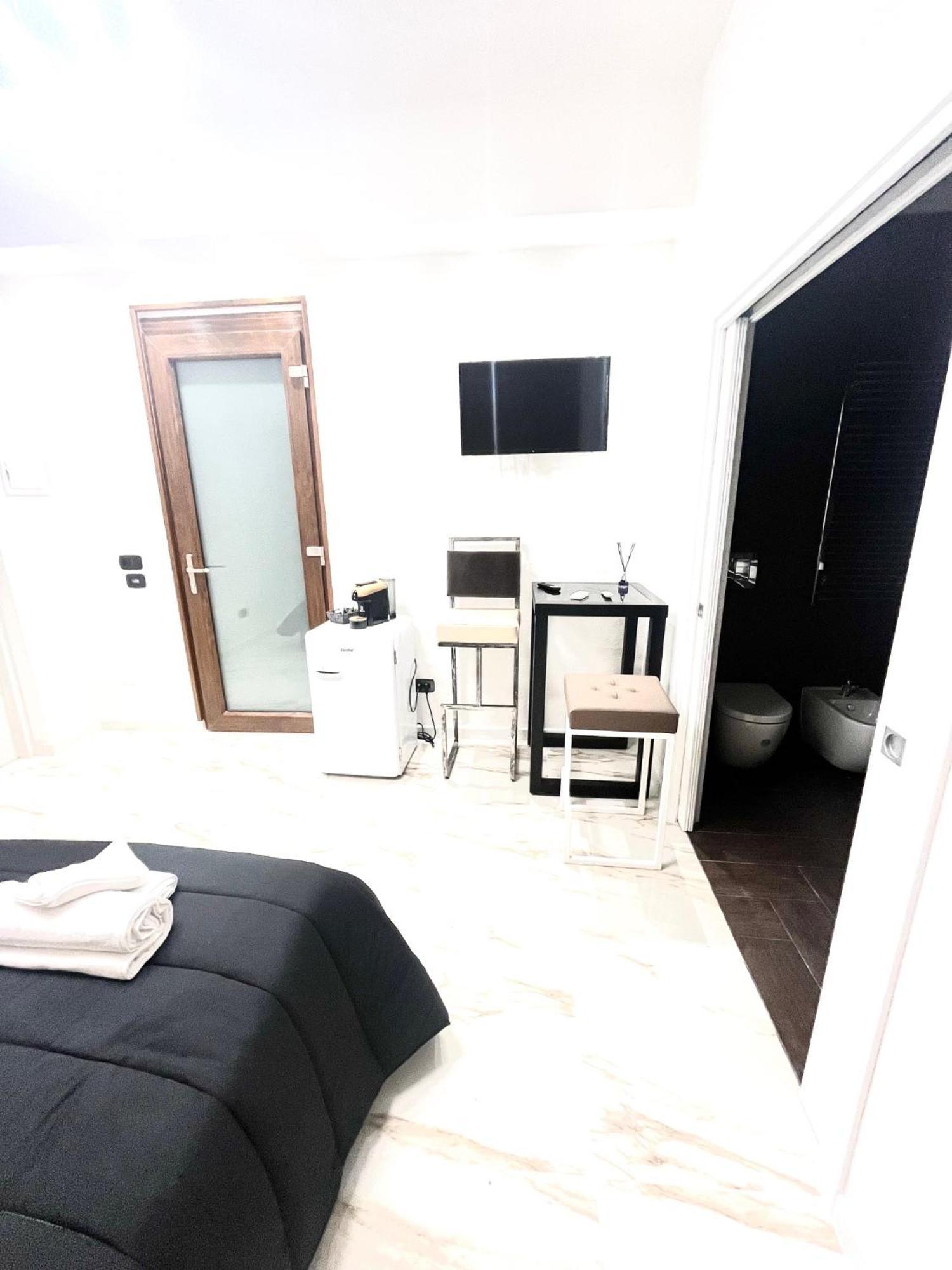 Mada'S Apartment Deluxe Барі Екстер'єр фото