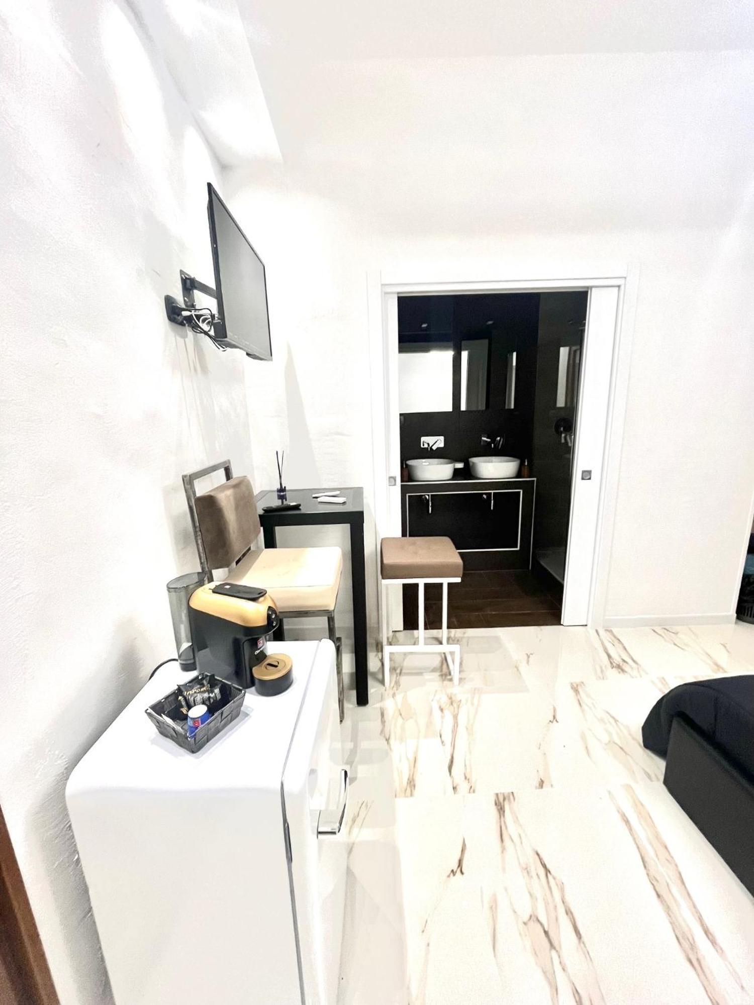 Mada'S Apartment Deluxe Барі Екстер'єр фото