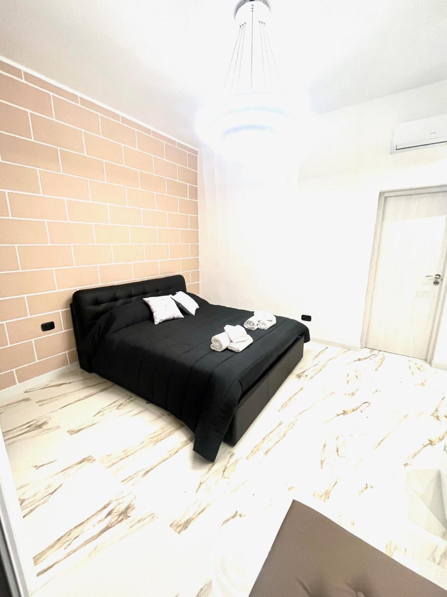 Mada'S Apartment Deluxe Барі Екстер'єр фото