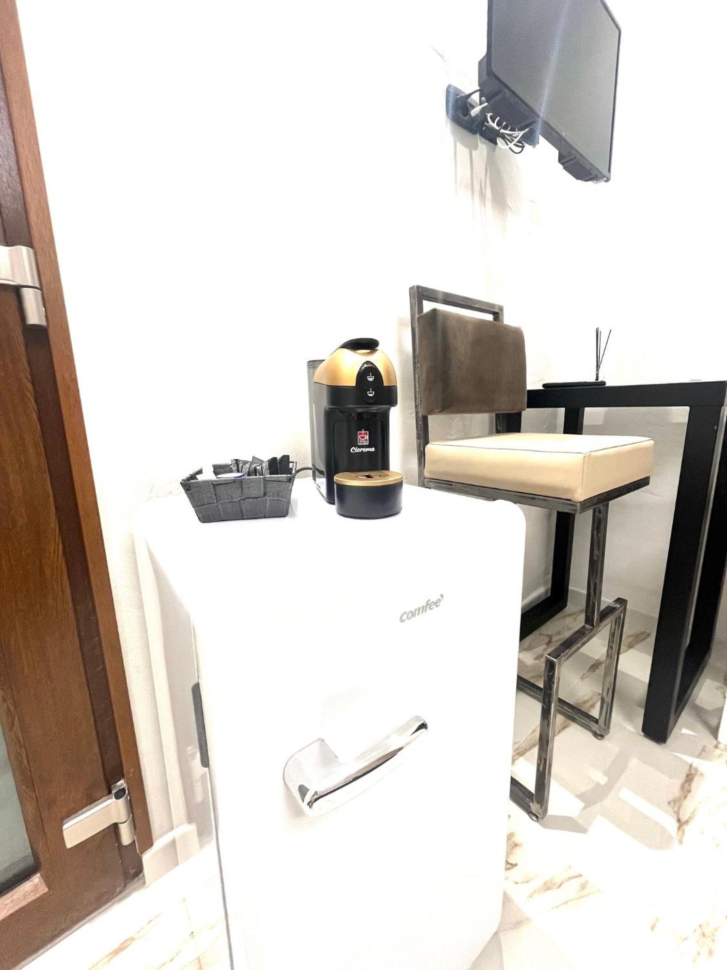 Mada'S Apartment Deluxe Барі Екстер'єр фото
