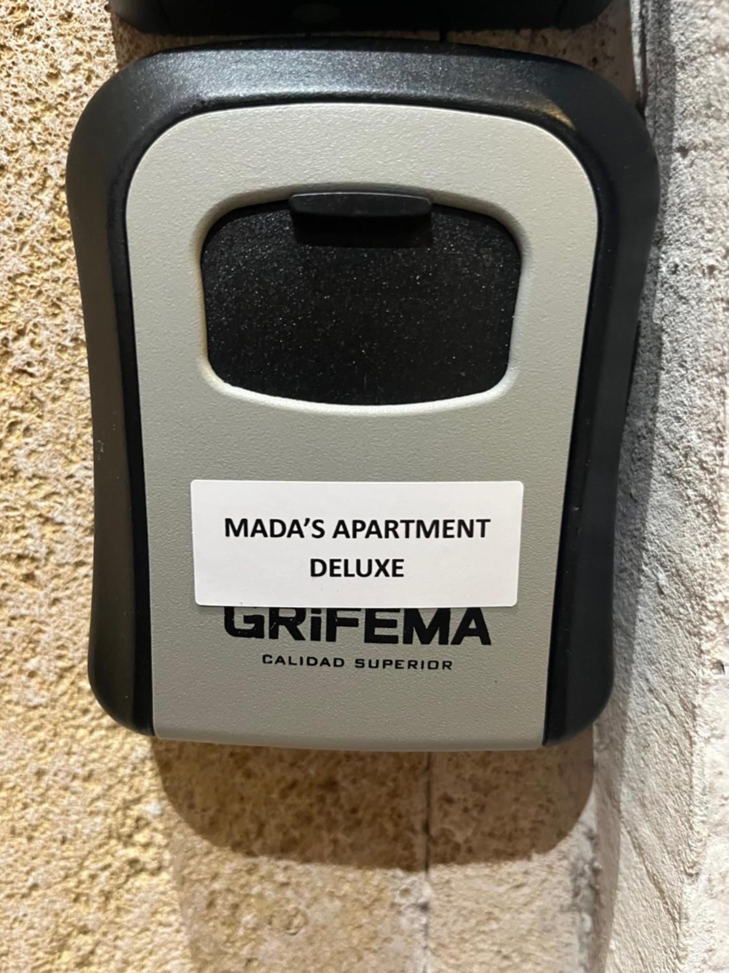 Mada'S Apartment Deluxe Барі Екстер'єр фото